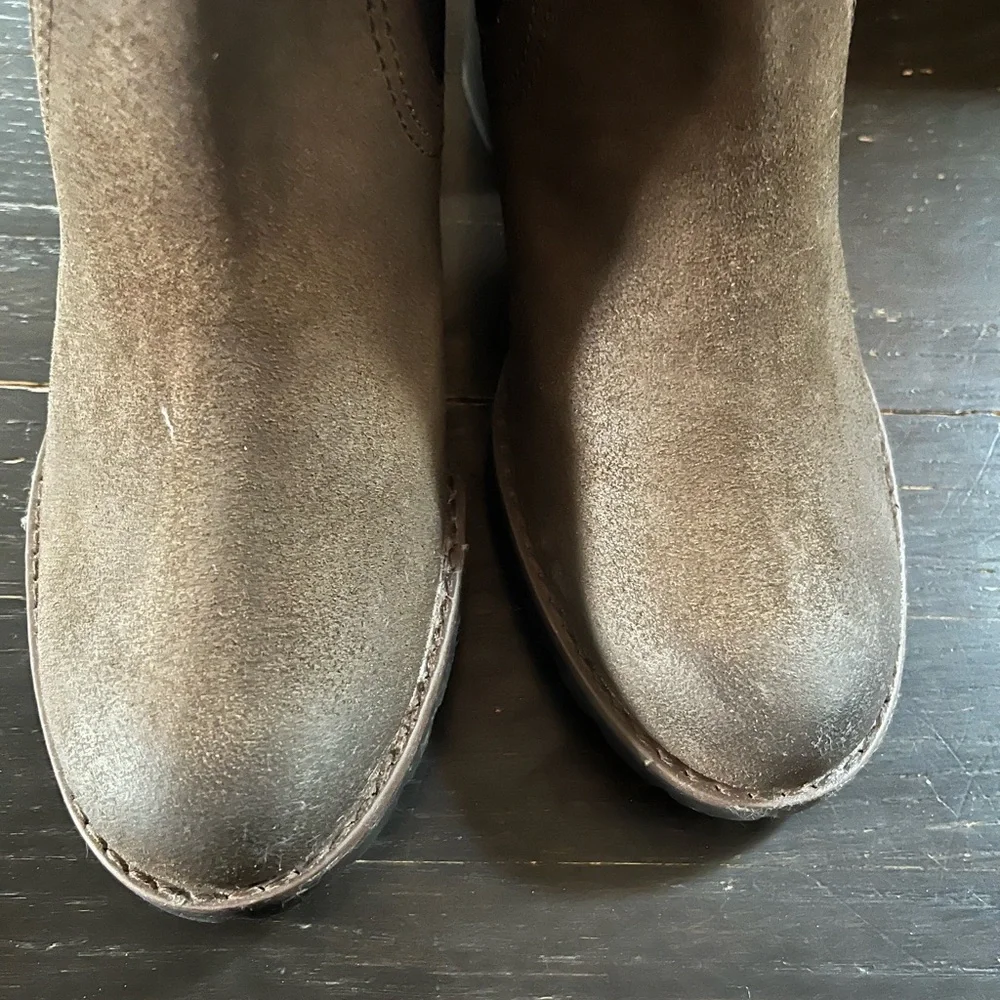 New Clarks Leda Up Brown Suede Leather Chelsea Boots Heeled Lug Sole NIB 8.5
